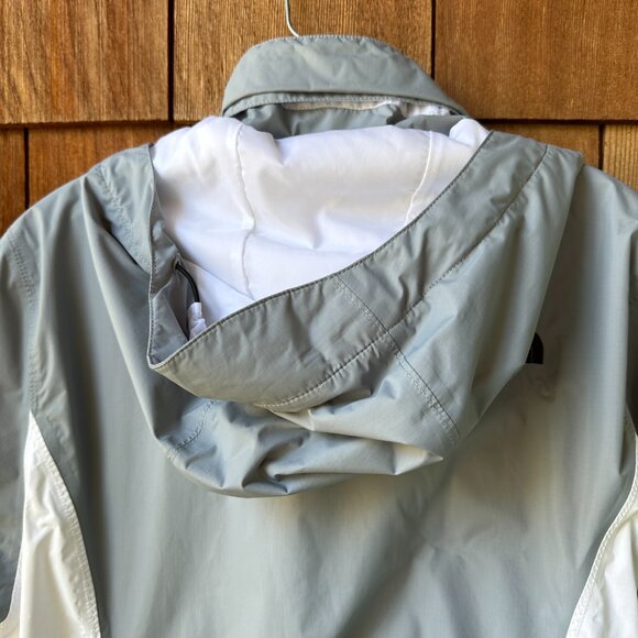 Like New The North Face Waterproof HyVent Hooded Hiking Jacket - Women's X-Large - Picture 11 of 14
